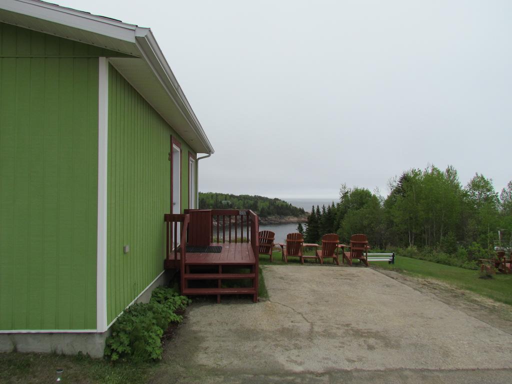 Les Chalets Au Bord De La Mer Les Escoumins Zimmer foto