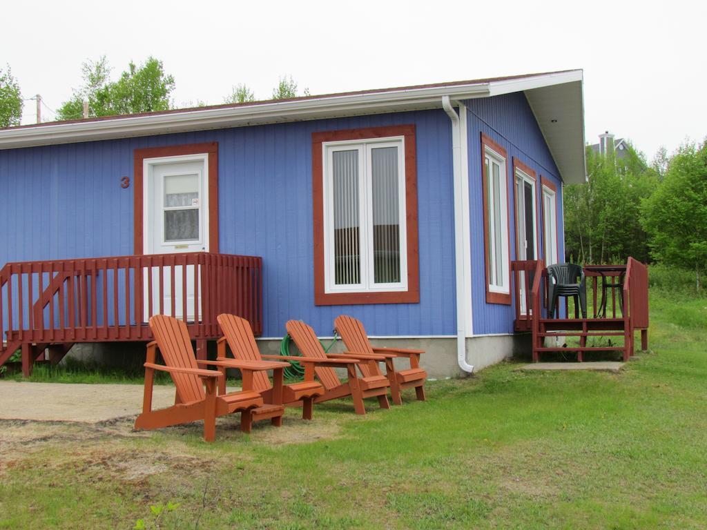 Les Chalets Au Bord De La Mer Les Escoumins Zimmer foto